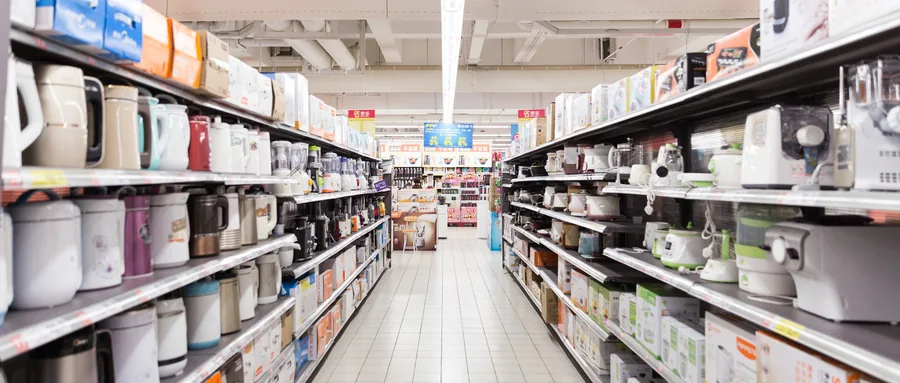 家用電器類產品｜零售貨架走道，示意消費性產品的市場流通